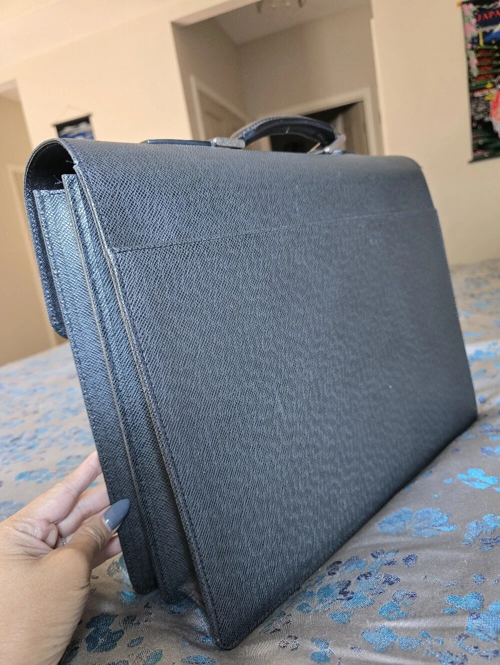 Louis Vuitton classic black